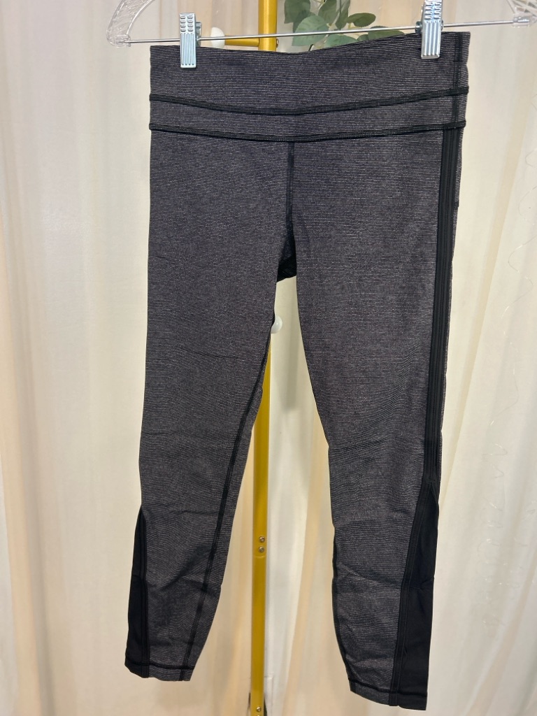 Lululemon Black Gray Striped Leggings Size 4 High Rise Zip Pocket Excellent